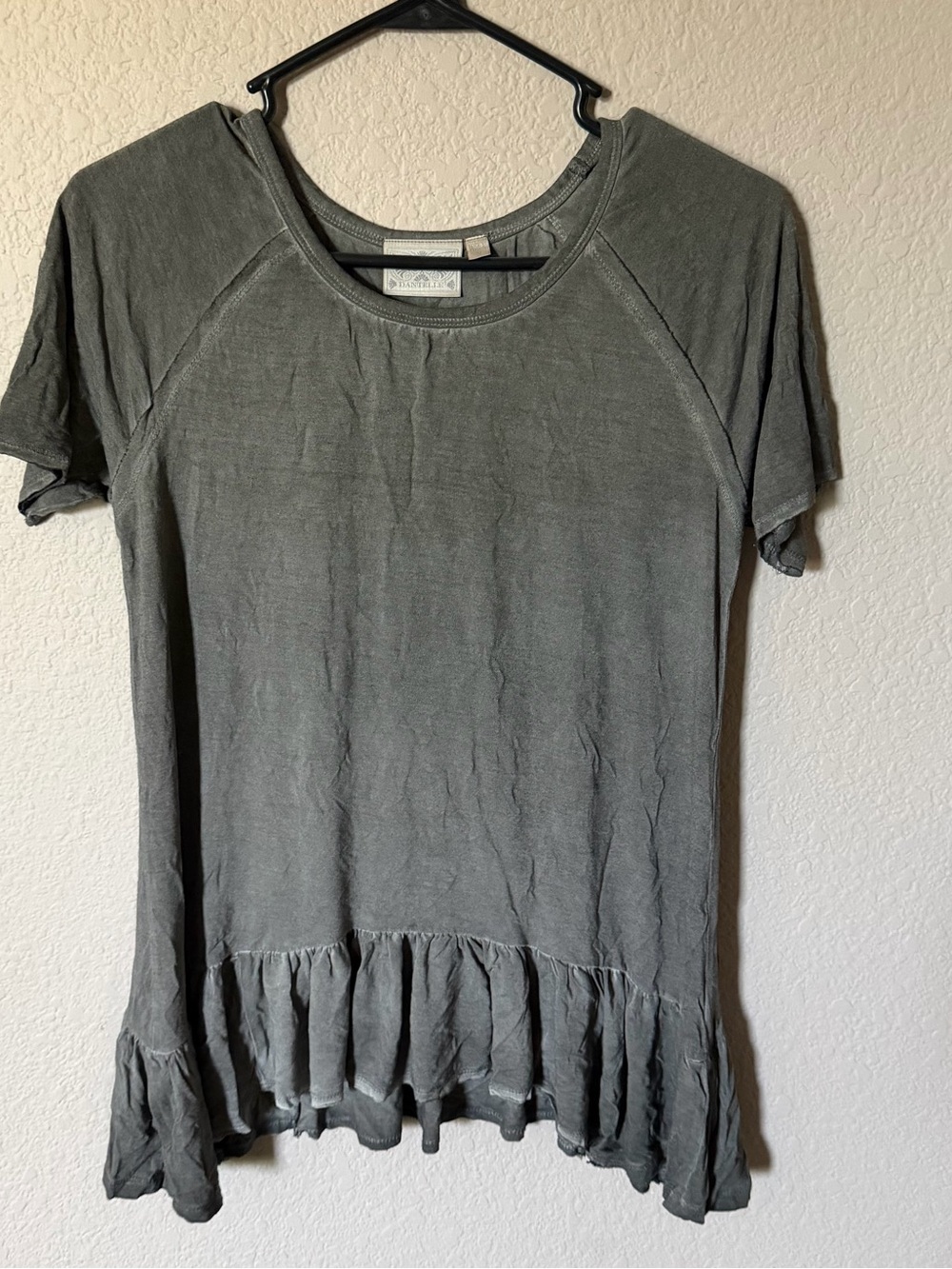 DANTELLE Womens Medium Short Sleeve Gray Top T-Shirt Ruffle Hem Lightweight